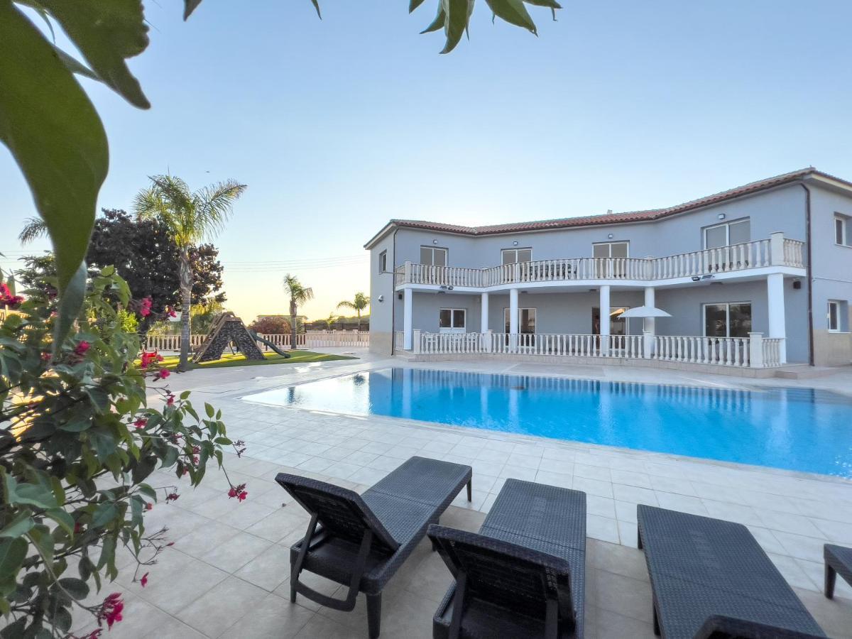 Grand Villa Lynn Seaview Ayia Napa Luaran gambar