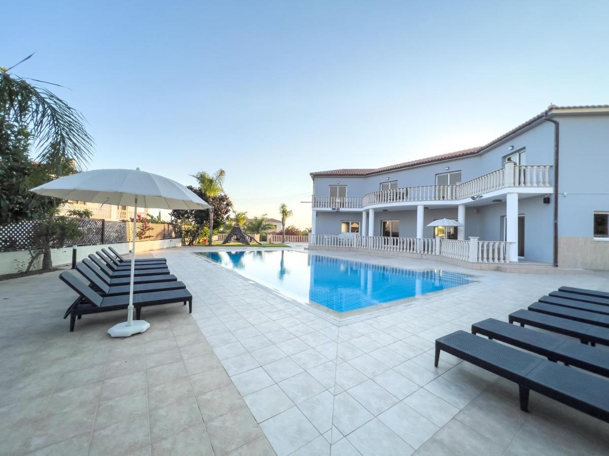 Grand Villa Lynn Seaview Ayia Napa Luaran gambar