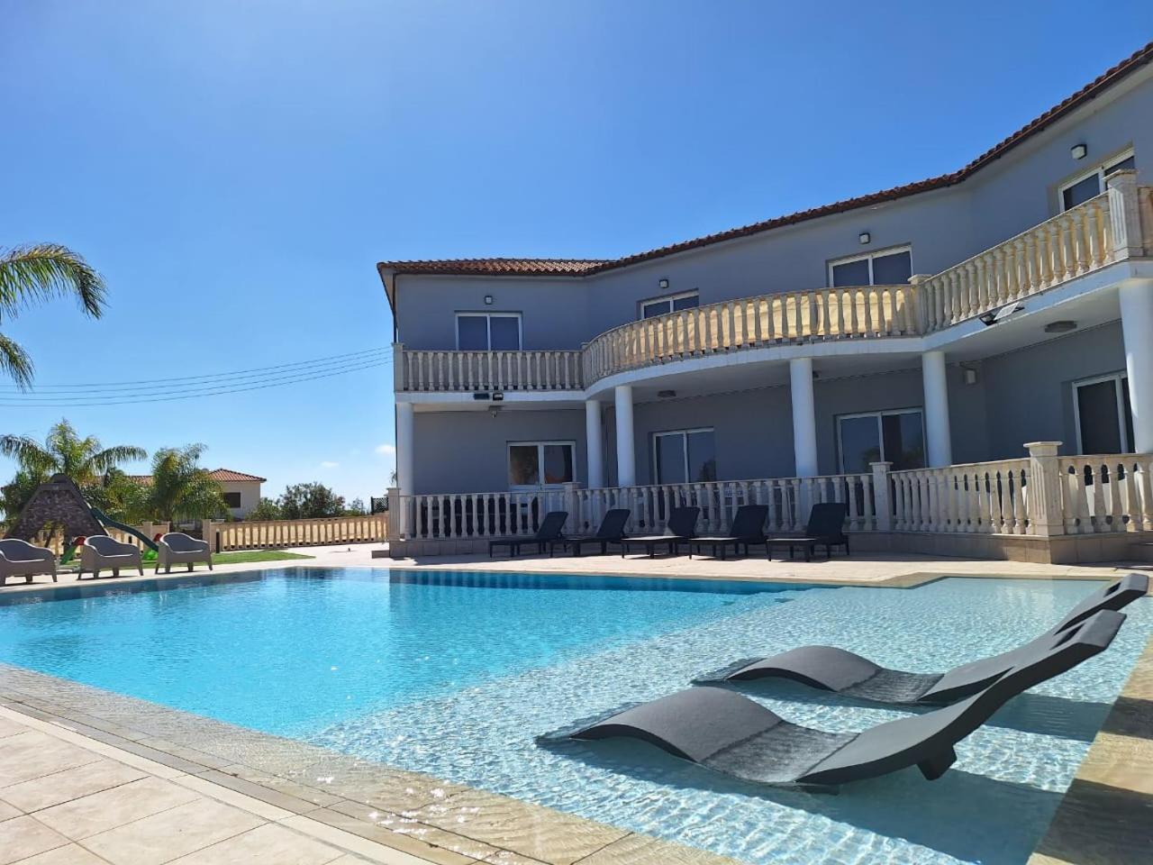 Grand Villa Lynn Seaview Ayia Napa Luaran gambar